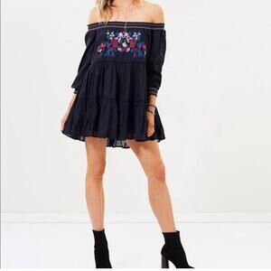 Free People Mini Dress
Sunbeams Black with embroidery size small